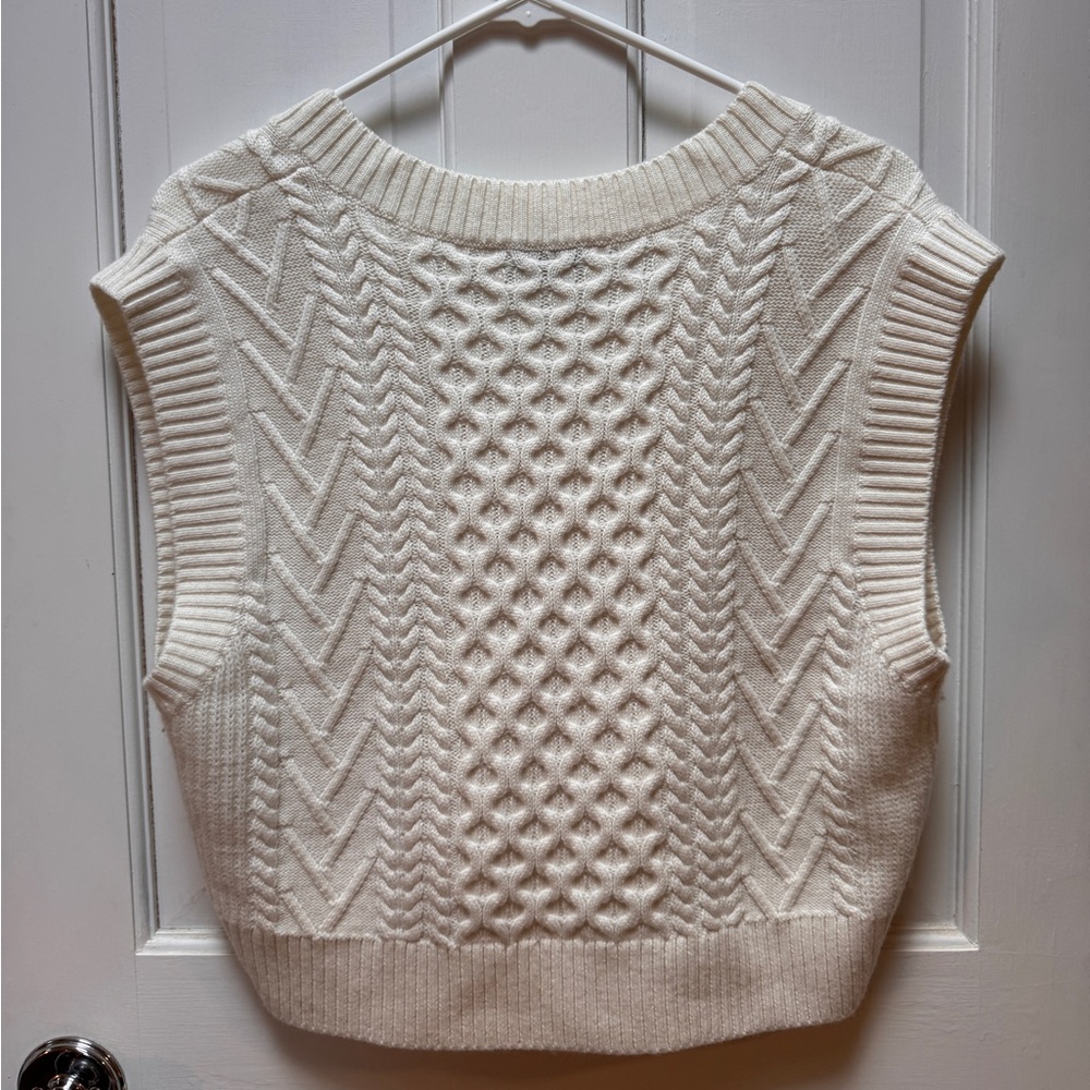 Babaton Aritzia Merino Wool Sweater Vest - Picture 4 of 4